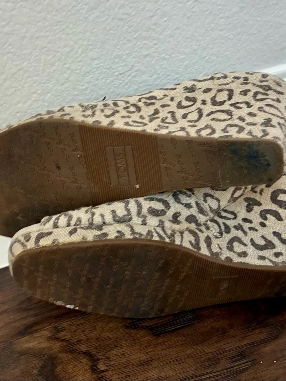 TOMS Espadrille Leopard Beige Wedge Sandals Canvas Platform Rope Wedges Women 8